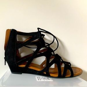 Crown vintage Sarah sandles, new in box